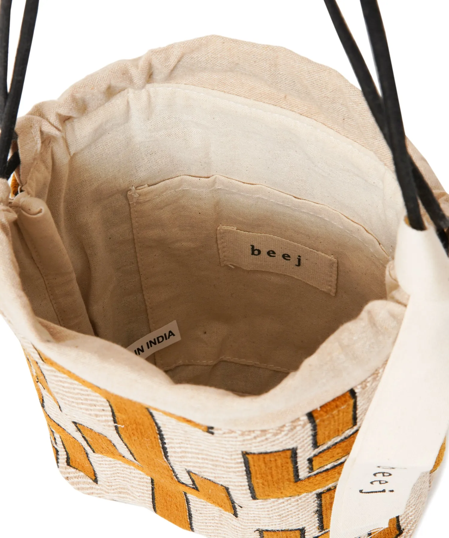 【WOMEN】beej drawstring emb bag