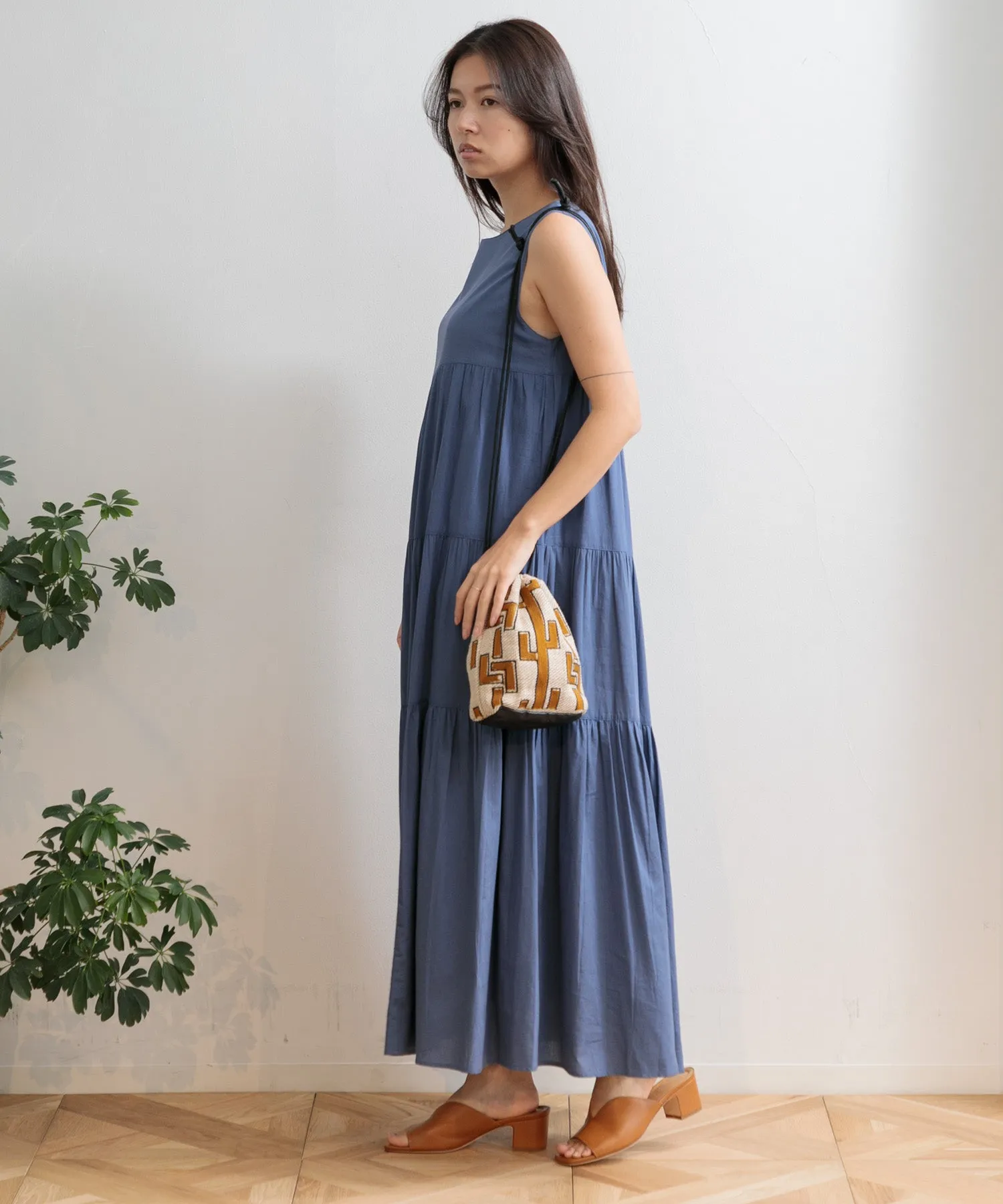 【WOMEN】beej drawstring emb bag